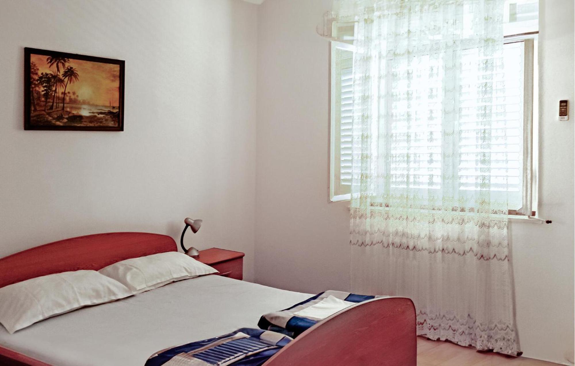Amazing Apartment In Lumbarda With Kitchen Екстер'єр фото