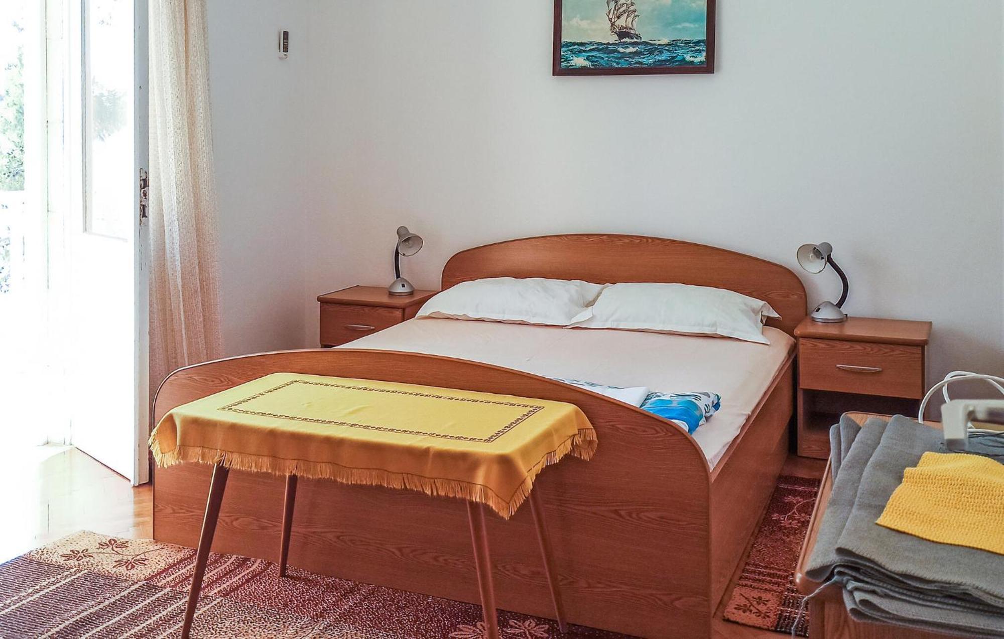 Amazing Apartment In Lumbarda With Kitchen Екстер'єр фото