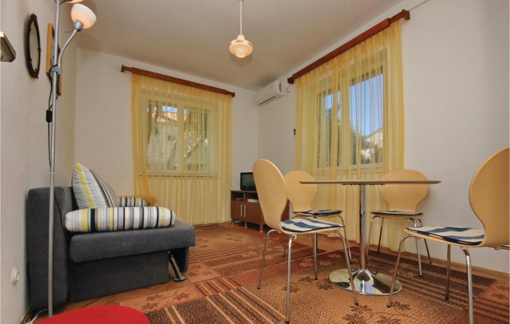 Amazing Apartment In Lumbarda With Kitchen Екстер'єр фото